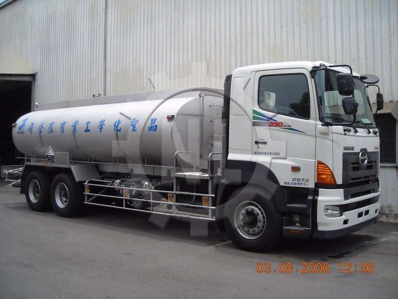 加油車16