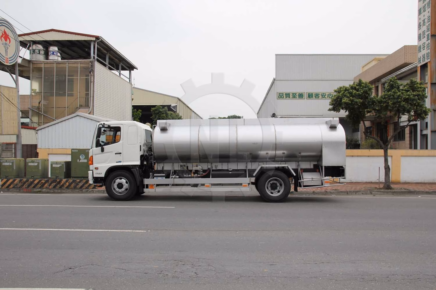 加油車42