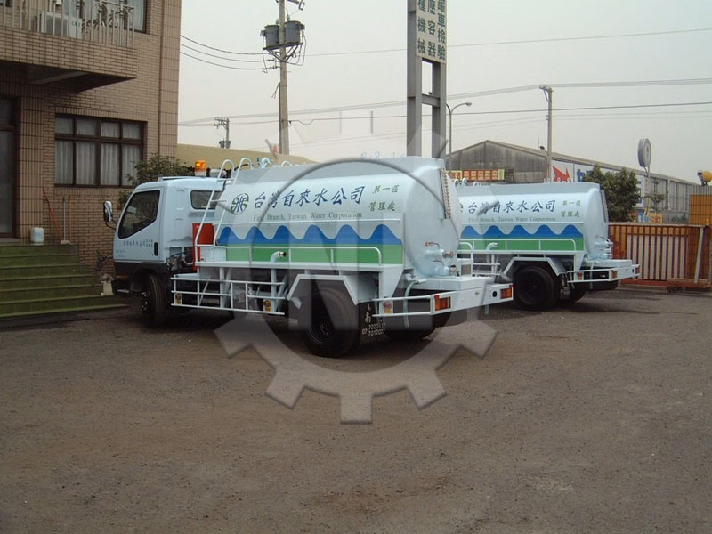 水罐車37