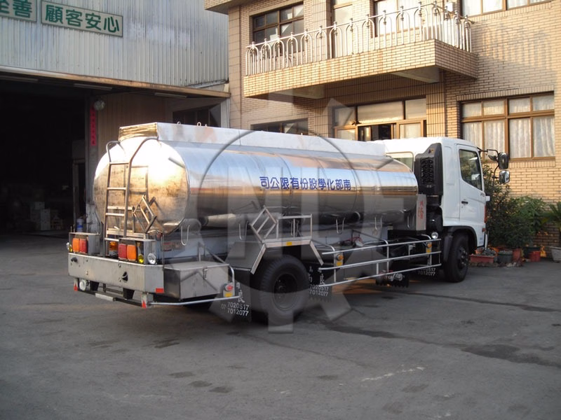 加油車10