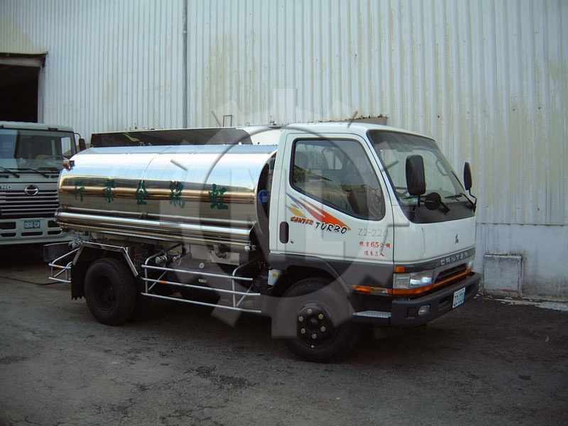 水罐車44
