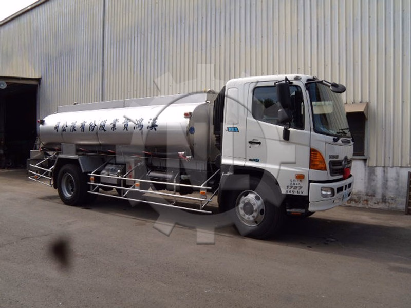 油罐車10