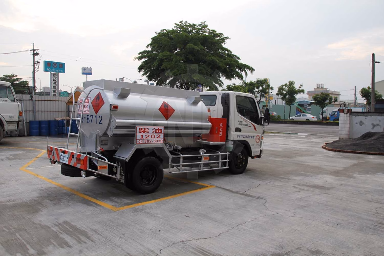 加油車44