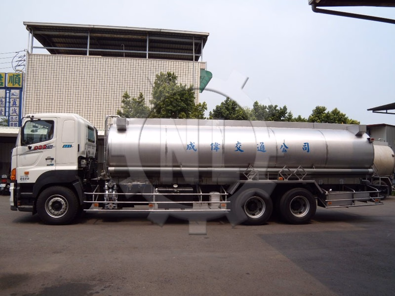 油罐車23