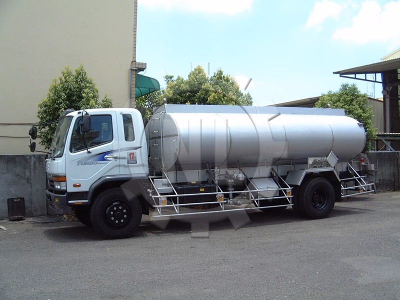 加油車22